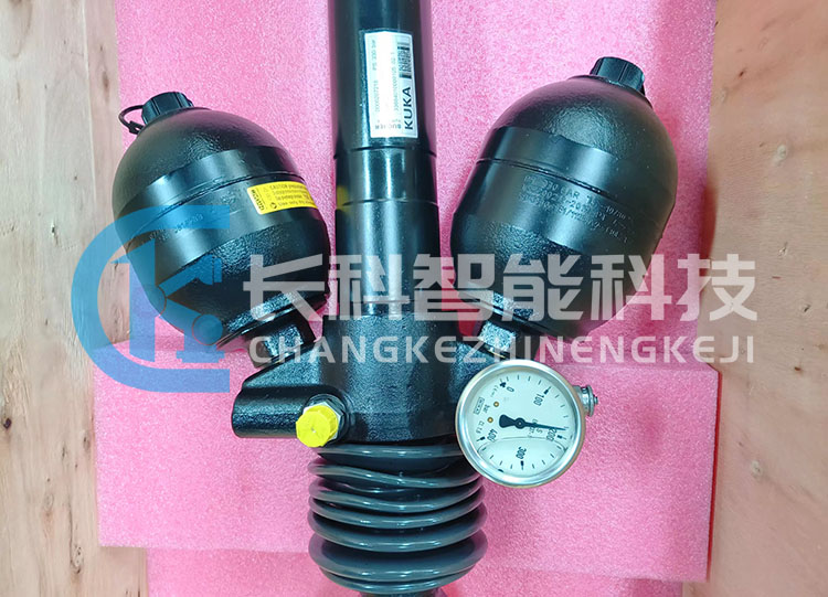 庫卡機(jī)械手KR210 R2700平衡缸00-207-218 庫卡機(jī)械手KR210 R2700平衡缸00-207-218